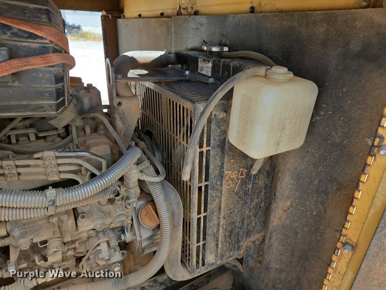 image for item EN2082 2014 Vac-Tron LP833SDT vacuum excavator