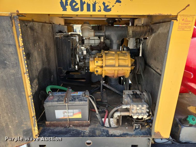 image for item EN2082 2014 Vac-Tron LP833SDT vacuum excavator