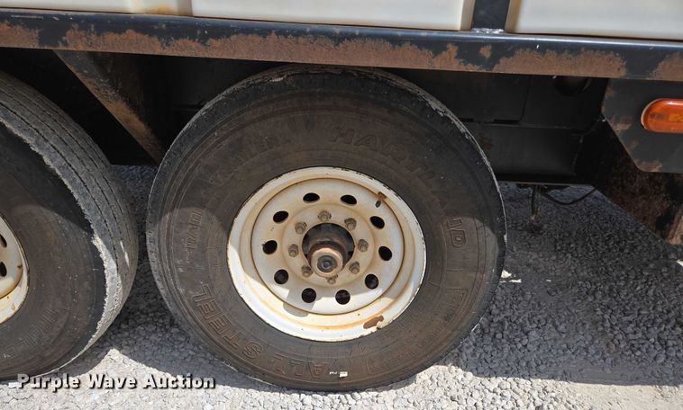 image for item EN2082 2014 Vac-Tron LP833SDT vacuum excavator