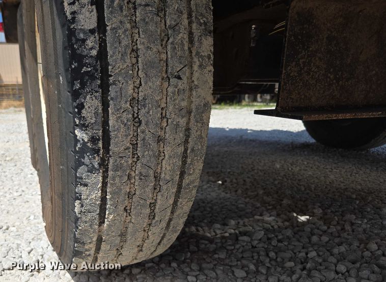 image for item EN2082 2014 Vac-Tron LP833SDT vacuum excavator