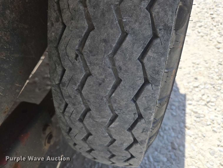 image for item EN2083 1995 Belshe equipment trailer