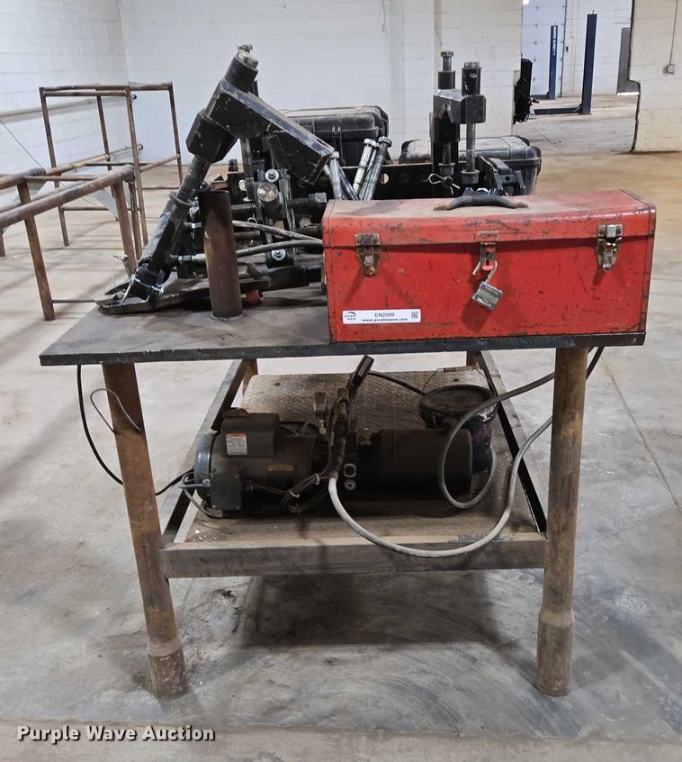 image for item EN2089 Vermeer TB15000 breakout bench