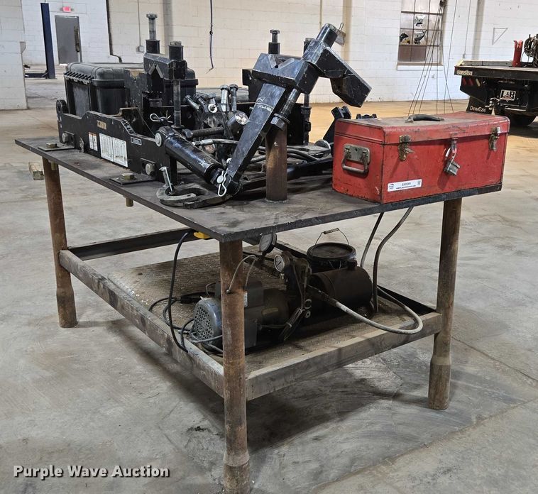 image for item EN2089 Vermeer TB15000 breakout bench