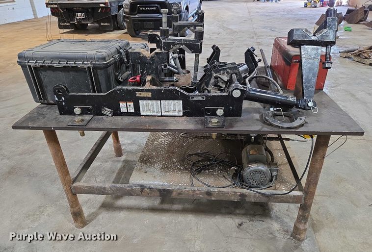 image for item EN2089 Vermeer TB15000 breakout bench