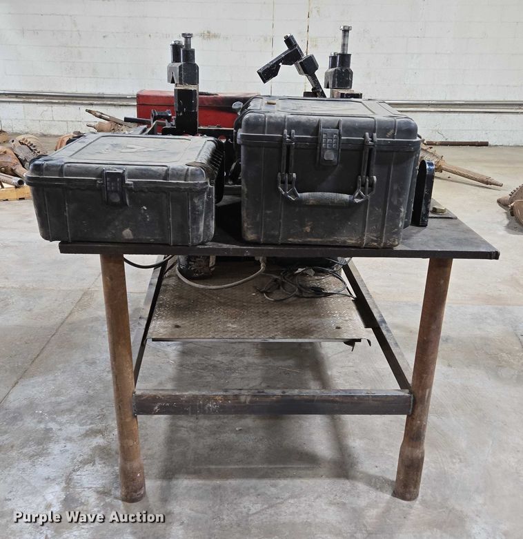 image for item EN2089 Vermeer TB15000 breakout bench