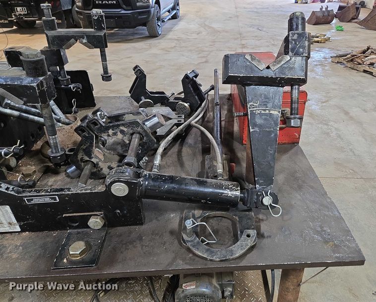 image for item EN2089 Vermeer TB15000 breakout bench