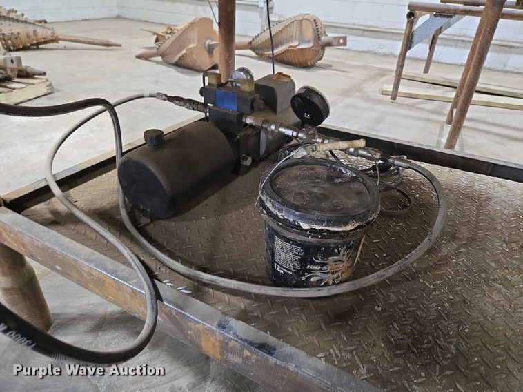 image for item EN2089 Vermeer TB15000 breakout bench