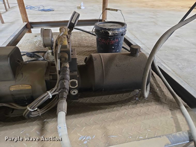 image for item EN2089 Vermeer TB15000 breakout bench