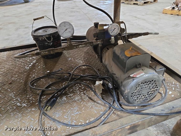 image for item EN2089 Vermeer TB15000 breakout bench