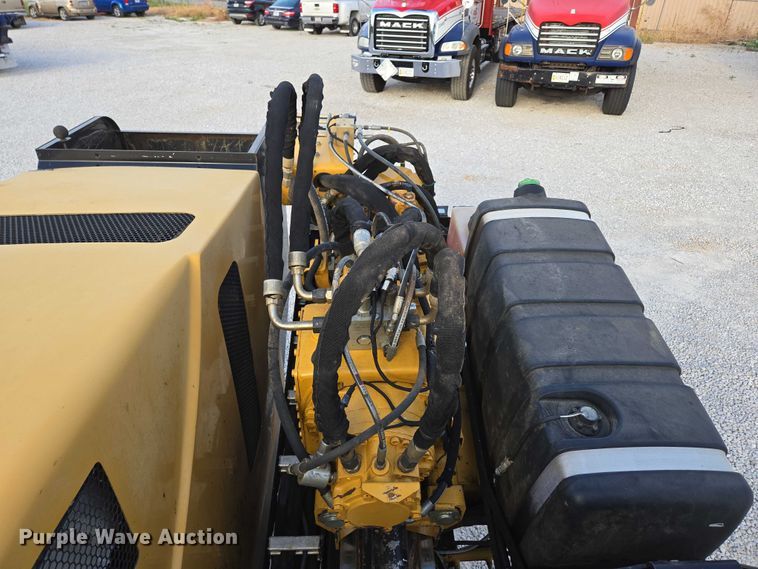 image for item EN2092 2018 Vermeer D24X40III directional boring unit