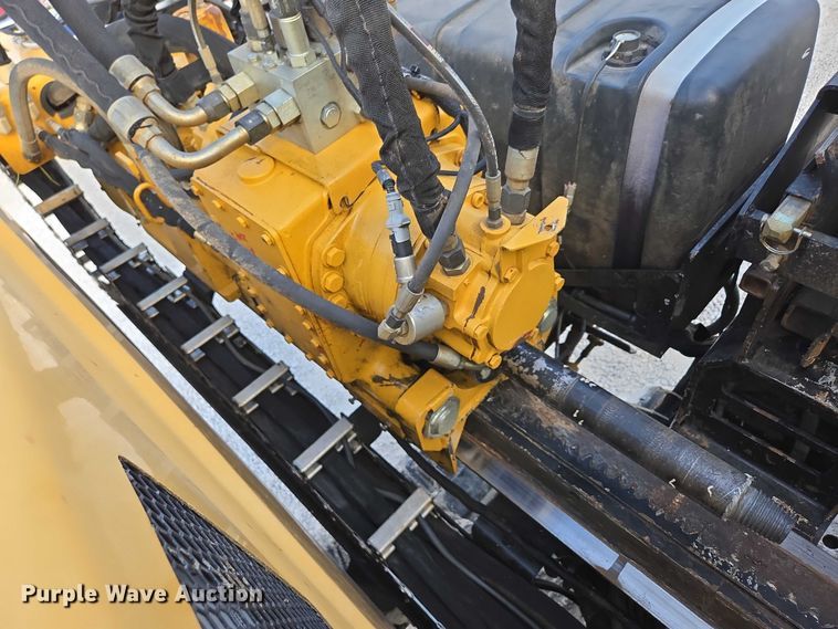 image for item EN2092 2018 Vermeer D24X40III directional boring unit