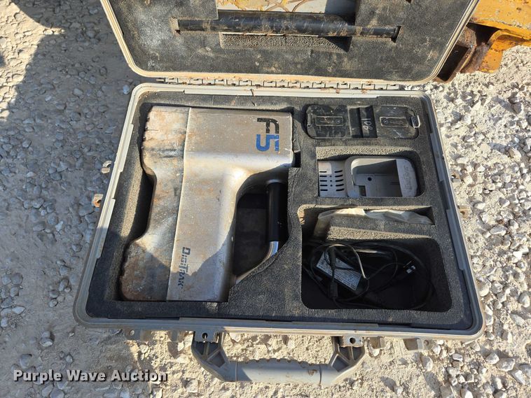 image for item EN2092 2018 Vermeer D24X40III directional boring unit