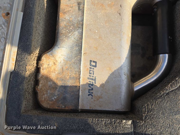 image for item EN2092 2018 Vermeer D24X40III directional boring unit