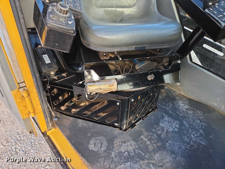 image for item EN2092 2018 Vermeer D24X40III directional boring unit