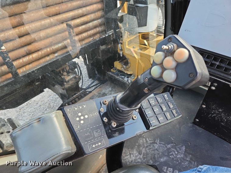 image for item EN2092 2018 Vermeer D24X40III directional boring unit