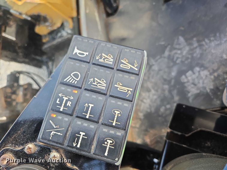 image for item EN2092 2018 Vermeer D24X40III directional boring unit