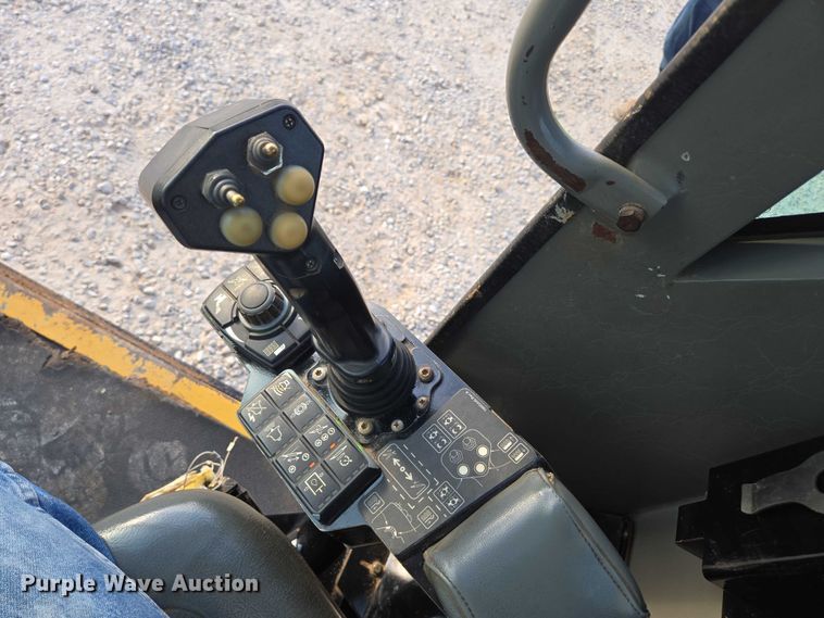 image for item EN2092 2018 Vermeer D24X40III directional boring unit