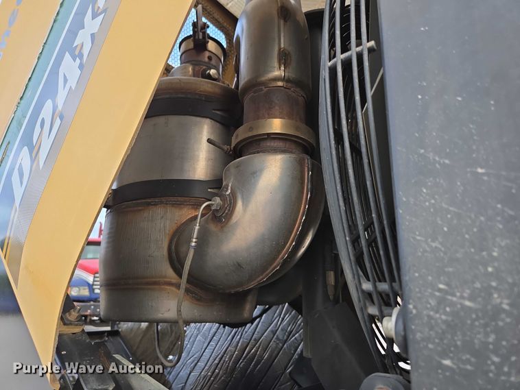 image for item EN2092 2018 Vermeer D24X40III directional boring unit