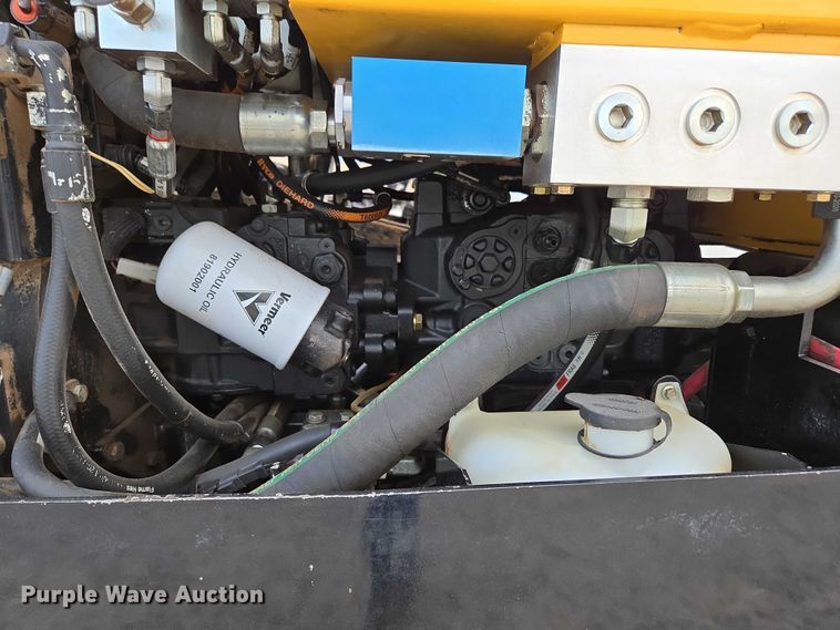 image for item EN2092 2018 Vermeer D24X40III directional boring unit