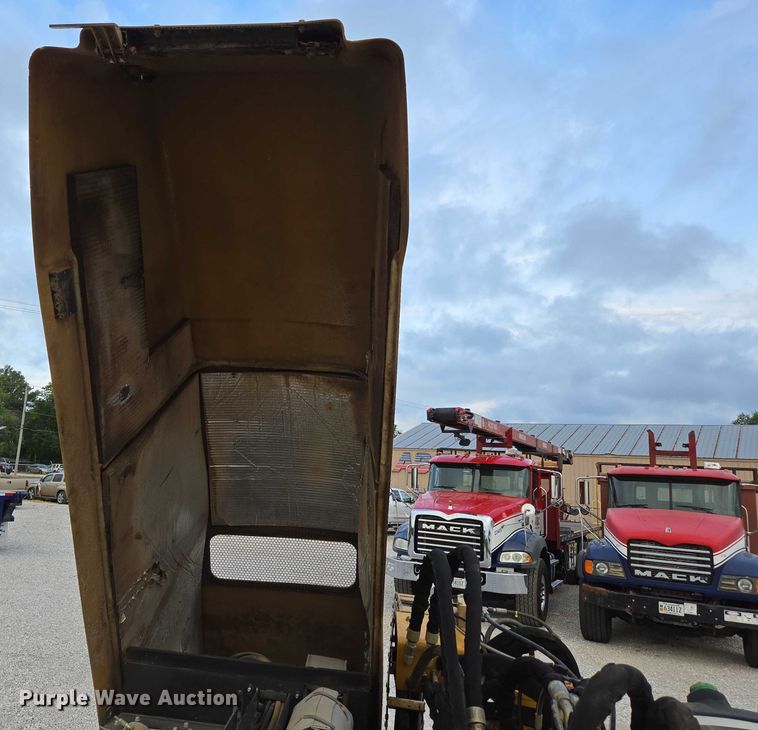 image for item EN2092 2018 Vermeer D24X40III directional boring unit