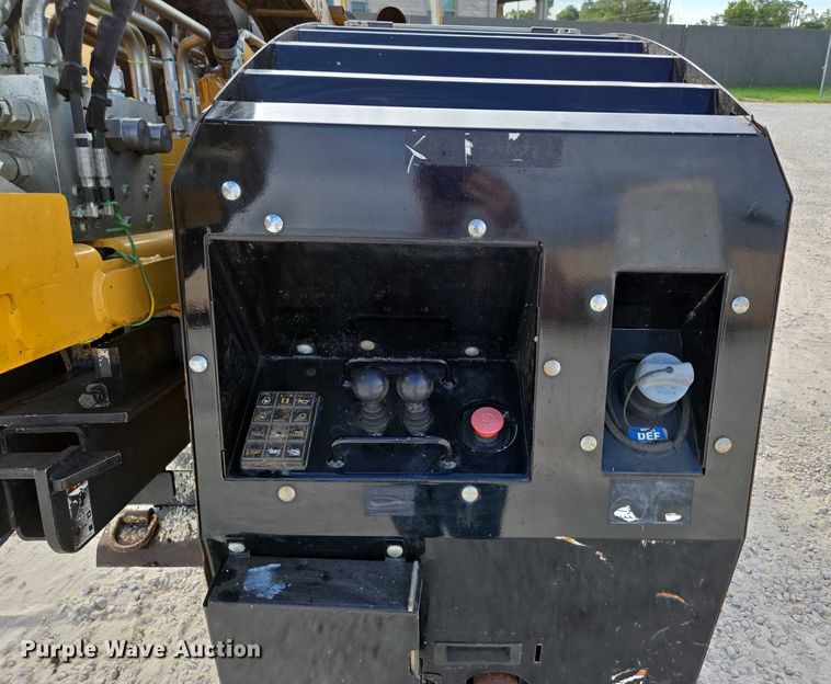 image for item EN2094 2016 Vermeer D23X30III directional boring unit