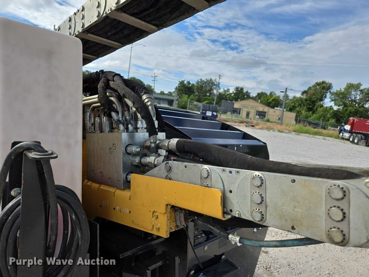 image for item EN2094 2016 Vermeer D23X30III directional boring unit