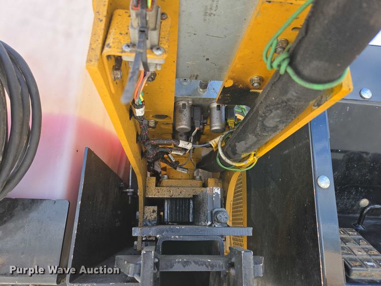 image for item EN2094 2016 Vermeer D23X30III directional boring unit