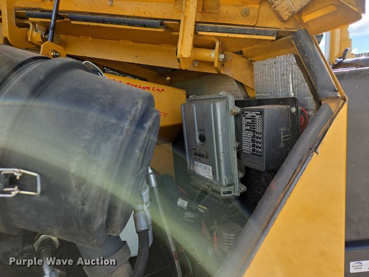 image for item EN2094 2016 Vermeer D23X30III directional boring unit