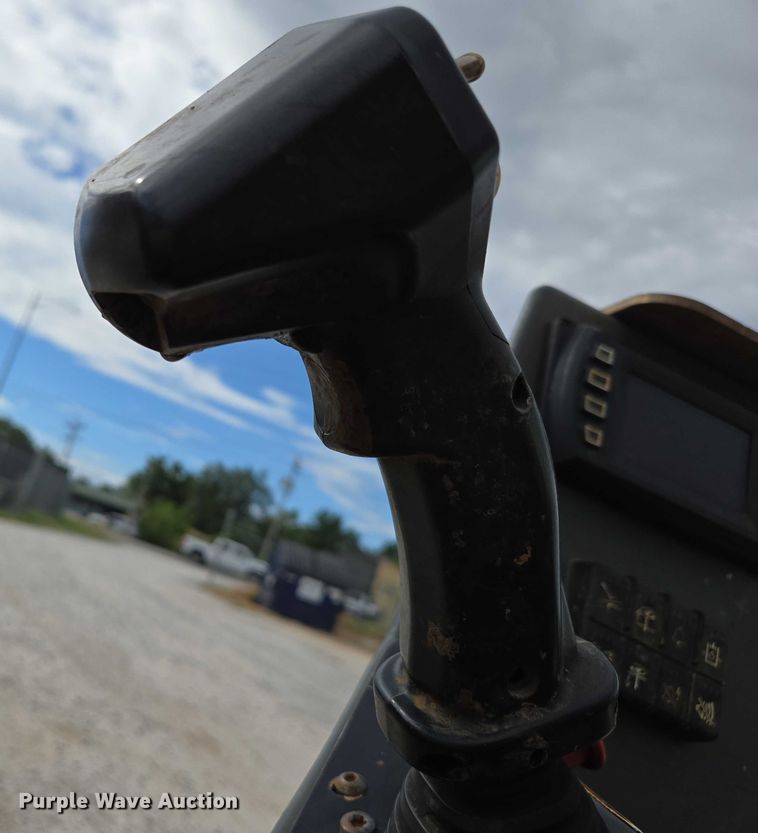 image for item EN2095 2019 Vermeer D10X15III Navigator S3 directional boring unit