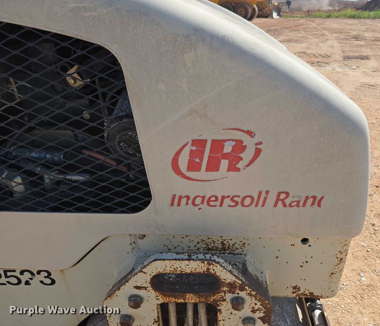 image for item EN3800 1992 Ingersoll-Rand DD-31HF double drum vibratory roller