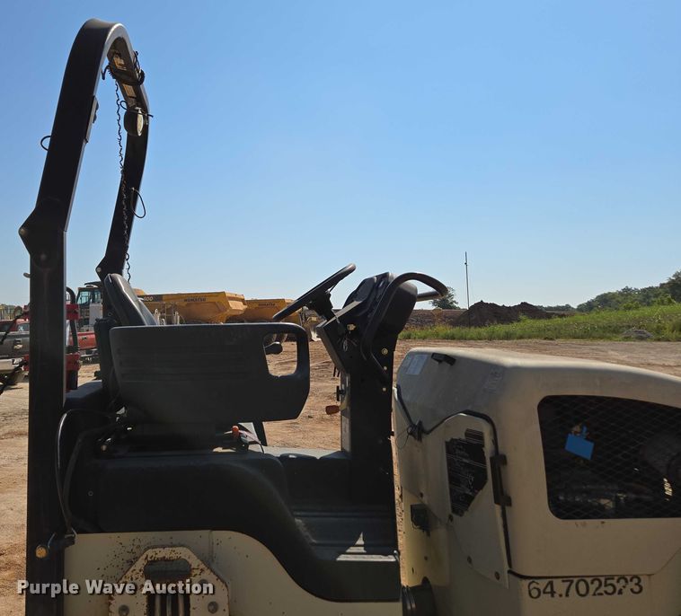 image for item EN3800 1992 Ingersoll-Rand DD-31HF double drum vibratory roller