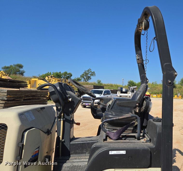 image for item EN3800 1992 Ingersoll-Rand DD-31HF double drum vibratory roller