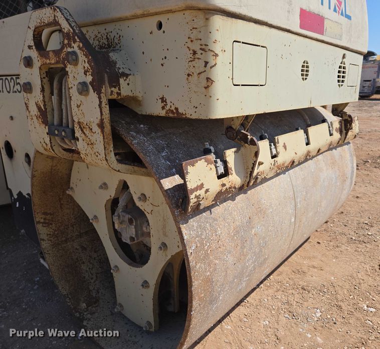 image for item EN3800 1992 Ingersoll-Rand DD-31HF double drum vibratory roller