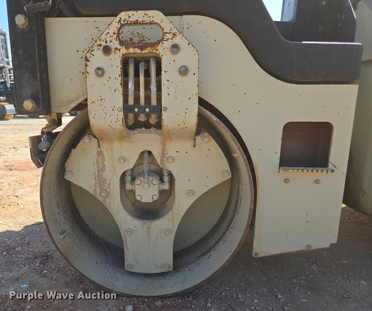 image for item EN3800 1992 Ingersoll-Rand DD-31HF double drum vibratory roller