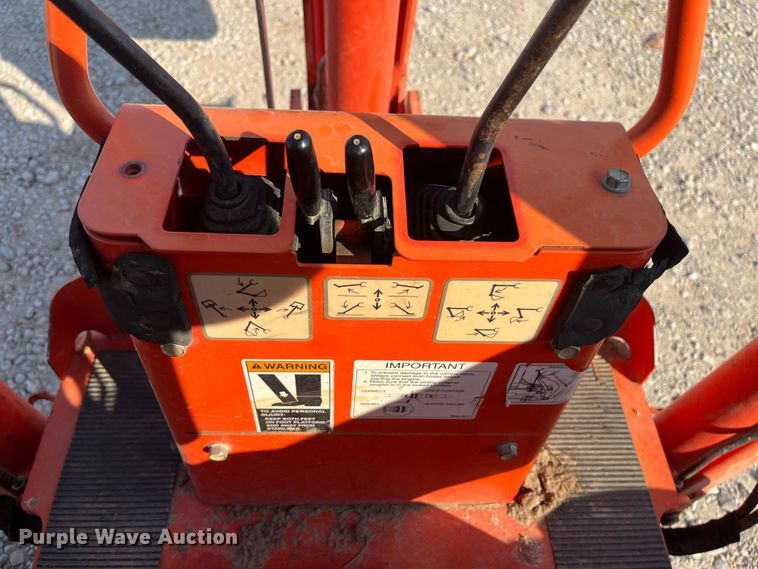 image for item EN5511 2016 Kubota B26 backhoe