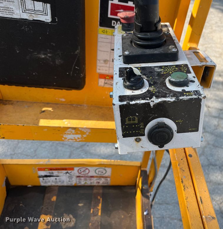 image for item EN5512 Hy-Brid ZT-1630 scissor lift