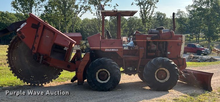 image for item EN5513 Ditch Witch R100 Diesel rock saw