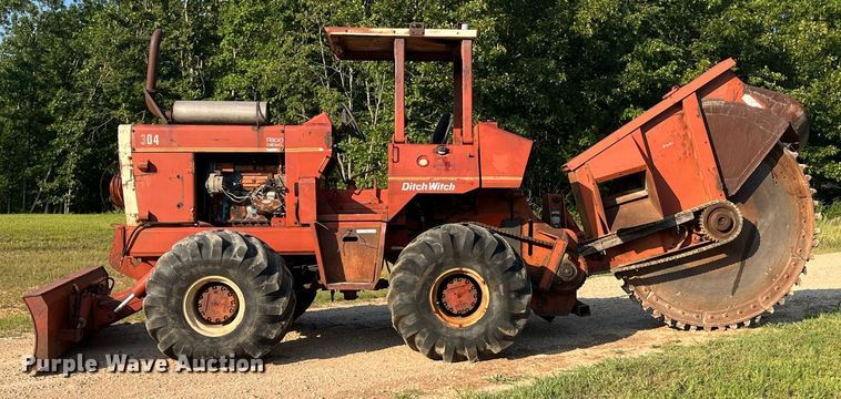 image for item EN5513 Ditch Witch R100 Diesel rock saw