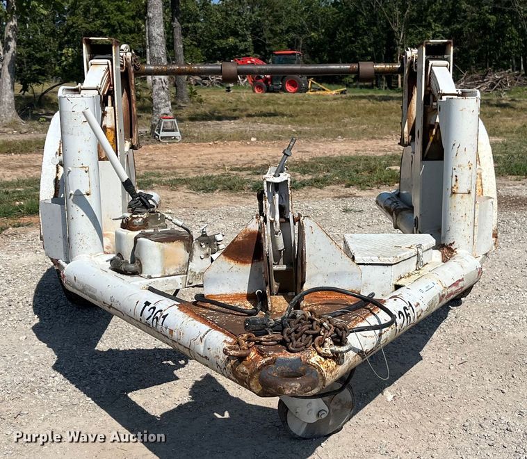 image for item EN5517 1987 Eaton reel trailer