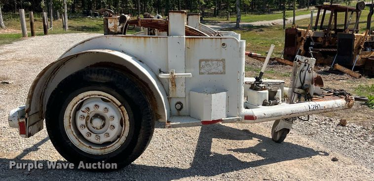 image for item EN5517 1987 Eaton reel trailer