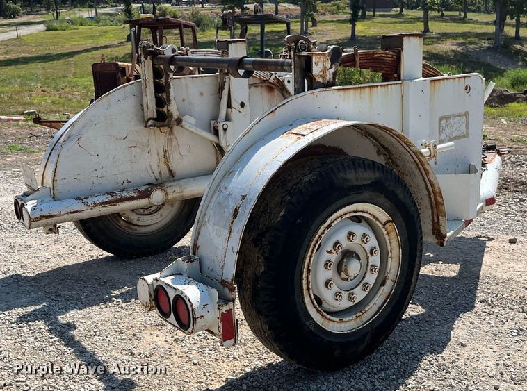 image for item EN5517 1987 Eaton reel trailer