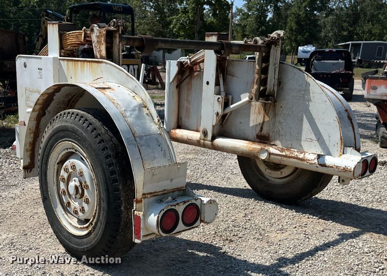 image for item EN5517 1987 Eaton reel trailer