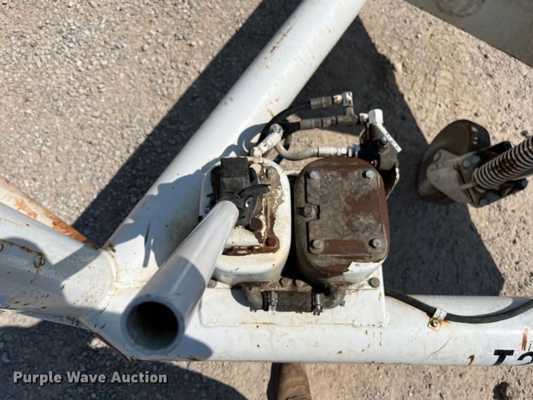 image for item EN5517 1987 Eaton reel trailer