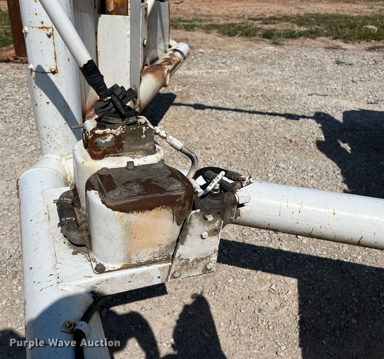 image for item EN5517 1987 Eaton reel trailer