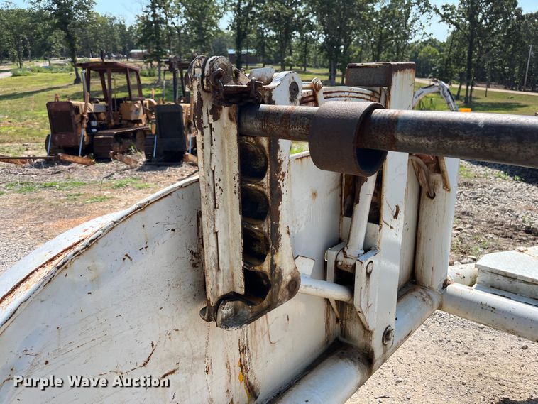 image for item EN5517 1987 Eaton reel trailer