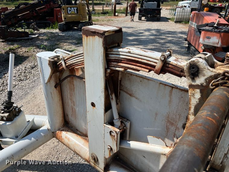 image for item EN5517 1987 Eaton reel trailer