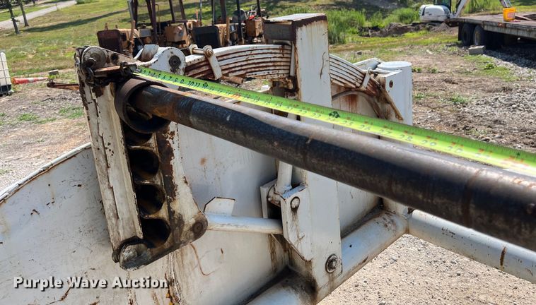 image for item EN5517 1987 Eaton reel trailer