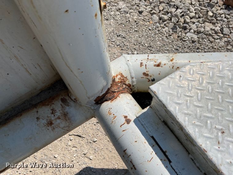 image for item EN5517 1987 Eaton reel trailer