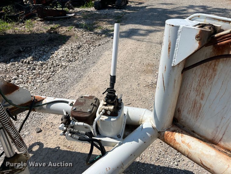 image for item EN5517 1987 Eaton reel trailer