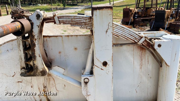 image for item EN5517 1987 Eaton reel trailer